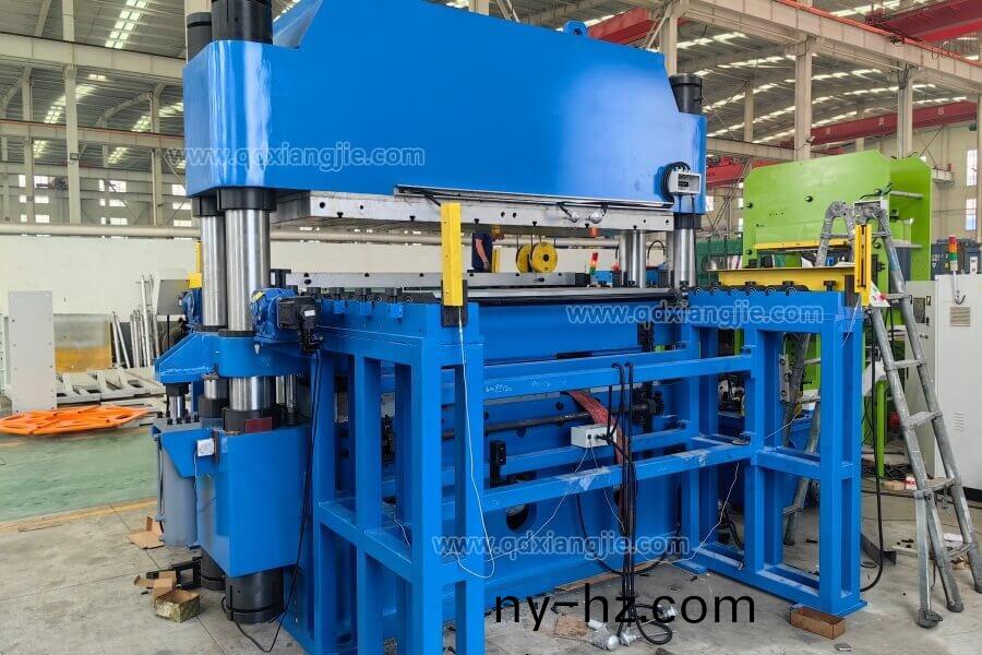 Column_Rubber_Vulcanizing_Press_001